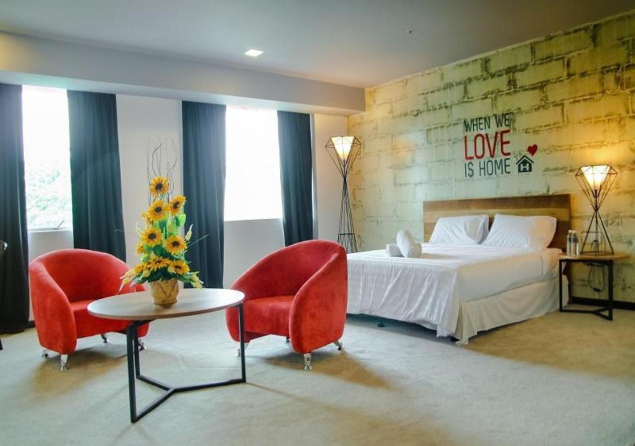 Hotel Regal Vista Ипох Екстериор снимка