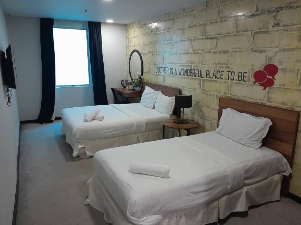 Hotel Regal Vista Ипох Екстериор снимка