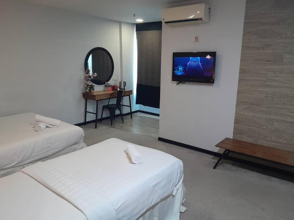 Hotel Regal Vista Ипох Екстериор снимка