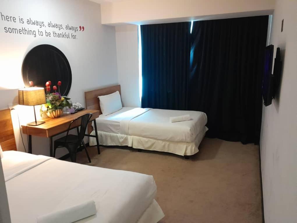 Hotel Regal Vista Ипох Екстериор снимка