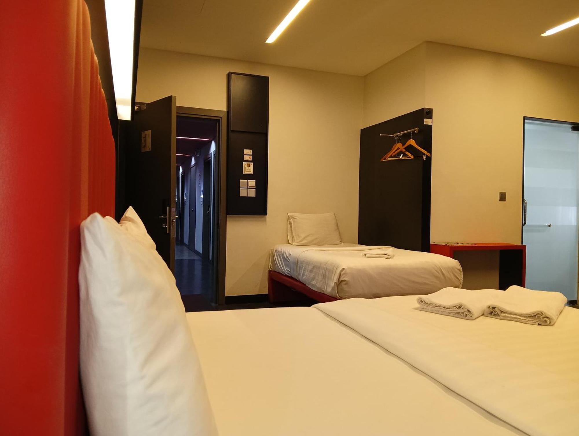 Hotel Regal Vista Ипох Екстериор снимка