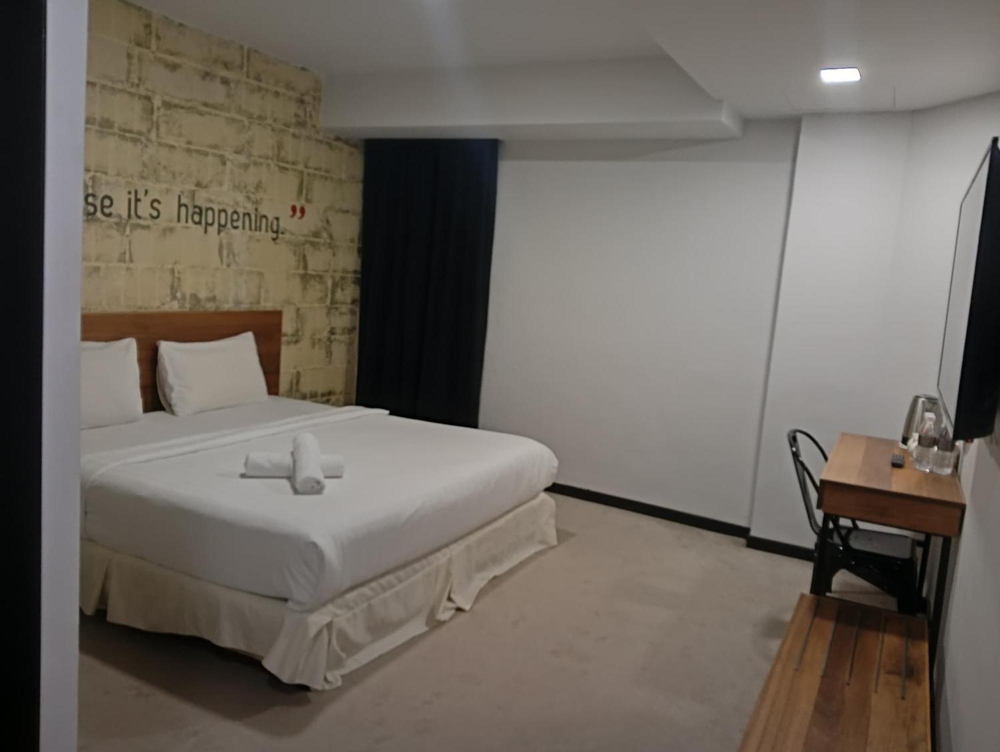 Hotel Regal Vista Ипох Екстериор снимка